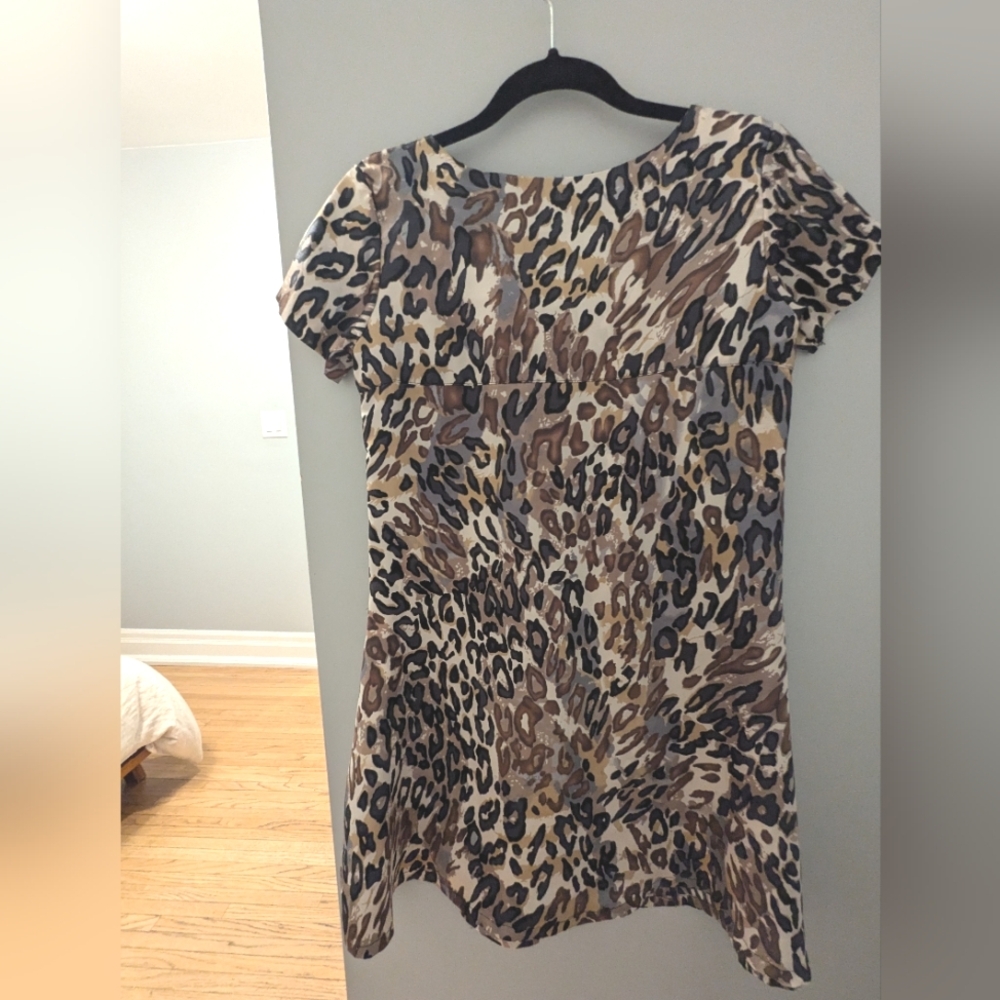 Fun leopard 🐆 print tunic. - Picture 2 of 2